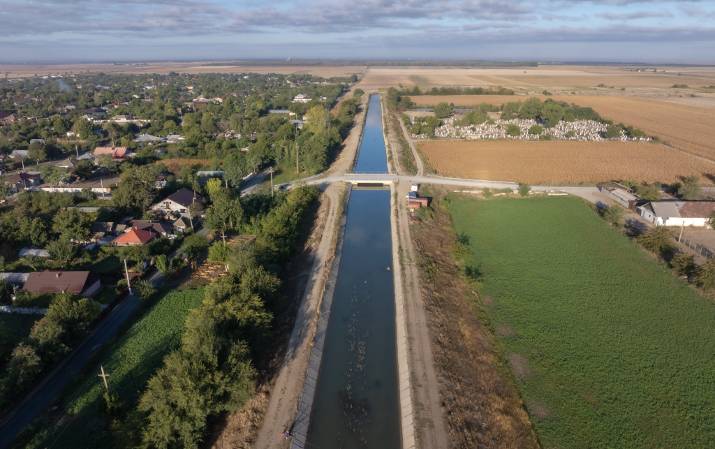 Curtea de Apel București confirmă soluția favorabilă CNSC și impune reluarea evaluării ofertelor depuse de societățile care fac parte din Grup EM pentru două contracte de infrastructură de irigații de peste 428 milioane lei
 - poza 1