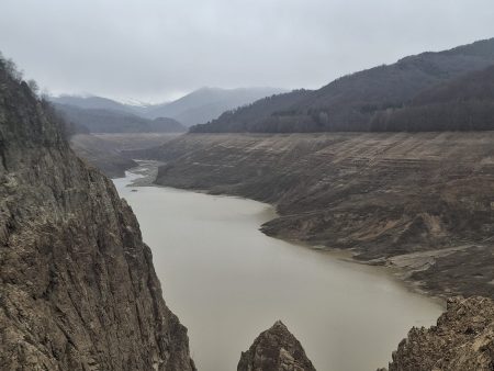 Ivan: Datele hidrologice sunt favorabile şi, dacă tendinţa se menţine,estimăm finalizarea reumplerii lacului Vidrau în octombrie - poza 1