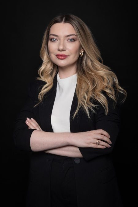 Un episod de tranziție dezordonată la nivelul Executivului produce, în medie, o depreciere a leului de 0,74%, cu vârfuri care depășesc 3% în scenariile de criză combinată — politică și electorală – CC Tax Advisory - poza 1