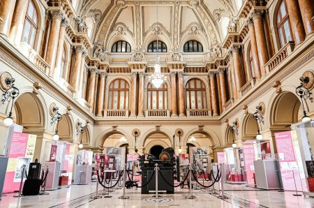 Cosmin Marinescu: Reabilitarea economisirii în era consumului; Educația financiară trebuie să reprezinte un obiectiv strategic pentru o societate civilizată - poza 1