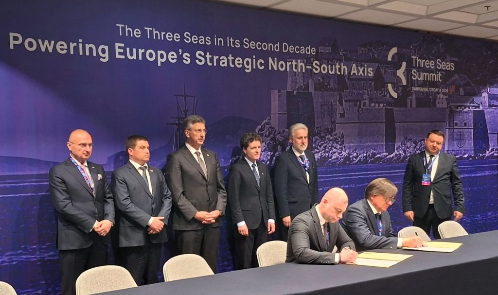 Memorandum de &Icirc;nțelegere &icirc;ntre CN Administrația Porturilor Maritime și Autoritatea Portului Rijeka, Croația, semnat &icirc;n cadrul Inițiativei celor Trei Mări
 - poza 1