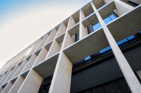 Fitch Ratings a crescut ratingul Băncii Transilvania cu o treaptă peste ratingul de țară - poza 1