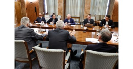 Ilie Bolojan a discutat cu reprezentanții companiei AtkinsRealis Canada despre stadiul implementării proiectului de retehnologizare a Unității 1 și despre pregătirea proiectului pentru realizarea reactoarelor 3 și 4 de la CNE Cernavodă - poza 1
