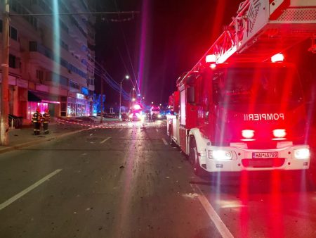 MAPN: Echipe de specialiști ai MAPN, MAI și SRI – cercetări în zona blocului din Galați unde s-a prăbușit o dronă; Toată încărcătura dronei de tip Geran 2, de proveniență rusească, a explodat la momentul impactului - poza 1