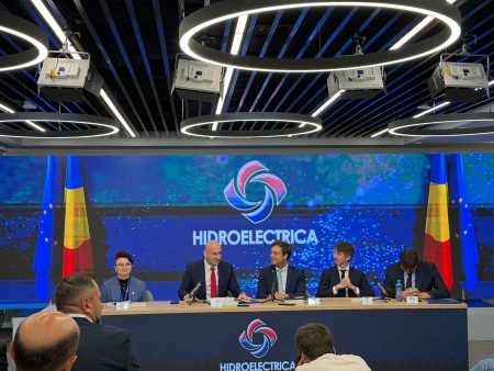Bogdan Badea se retrage din selecția pentru funcția de nou CEO Hidroelectrica; Badea: Nu putem accepta să fim tăvăliți, hărțuiți de un decident politic, care mută atenția de la problemele reale ale României, tocmai către cele mai performante companii - poza 1
