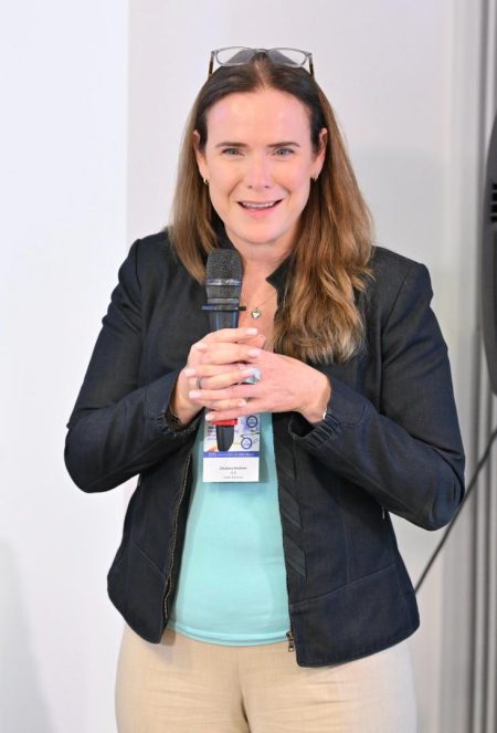 Verchere, OMV Petrom: Suntem foarte concentrați pe tranziția energetică și investim mult în acest domeniu; Prin programul „România Eficientă”, călătoria despre ce înseamnă să folosești energia într-un mod foarte atent începe în școală - poza 1