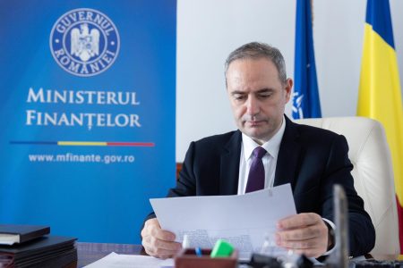 Ministrul Finanţelor: Digitalizarea trebuie să simplifice, nu să complice. Anulăm obligativitatea utilizării E-factura acolo unde intervenea birocraţie inutilă / Categoriile scutite - poza 1