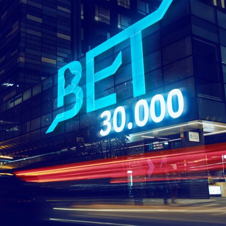 Indicele BET al Bursei de Valori București depășește pragul istoric de 30.000 de puncte - poza 1