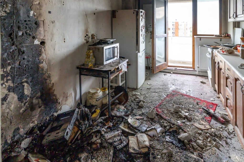 Generali Rom&acirc;nia a demarat procesul de despăgubire pentru apartamentul cel mai grav afectat &icirc;n urma exploziei dronei &icirc;n Galați
 - poza 1
