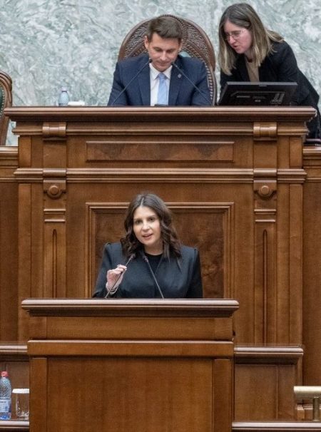 Horga, PNL, despre interzicerea listărilor companiilor de stat: Vot politic al PSD și AUR împotriva pieței de capital, împotriva transparenței și împotriva dezvoltării României; - poza 1