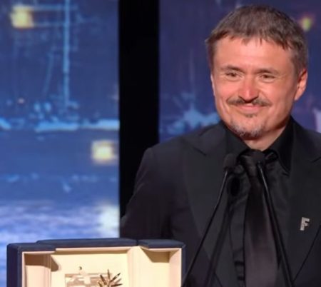 Tudor Giurgiu: Orice guvern normal la cap dintr-o ţarǎ al cǎrei regizor câştigǎ al doilea Palme d’Or ar trebui sǎ se preocupe, nu de decoraţii şi mesaje sforǎitoare, ci de asigurarea unui buget decent de reprezentare la campania pentru premiile Oscar - poza 1