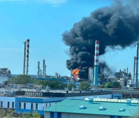 Un mort şi mai mulţi răniţi într-o explozie la o uzină petrochimică din Ungaria - poza 1