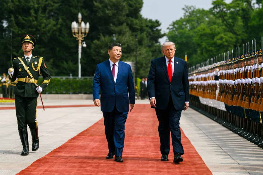 Xi &icirc;l avertizează pe Trump: o abordare greșită a problemei Taiwanului va pune relațiile dintre SUA și China &icirc;ntr-un &bdquo;mare pericol&rdquo; (CNBC)
 - poza 1