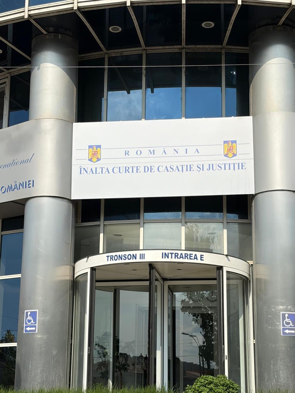 Şi ICCJ consideră necesară &bdquo;clarificarea imediată şi completă a circumstanţelor&rdquo; &icirc;n care s-au &icirc;nt&acirc;lnit preşedinta CCR şi Ilie Bolojan: Situaţie de o gravitate instituţională aparte
 - poza 1