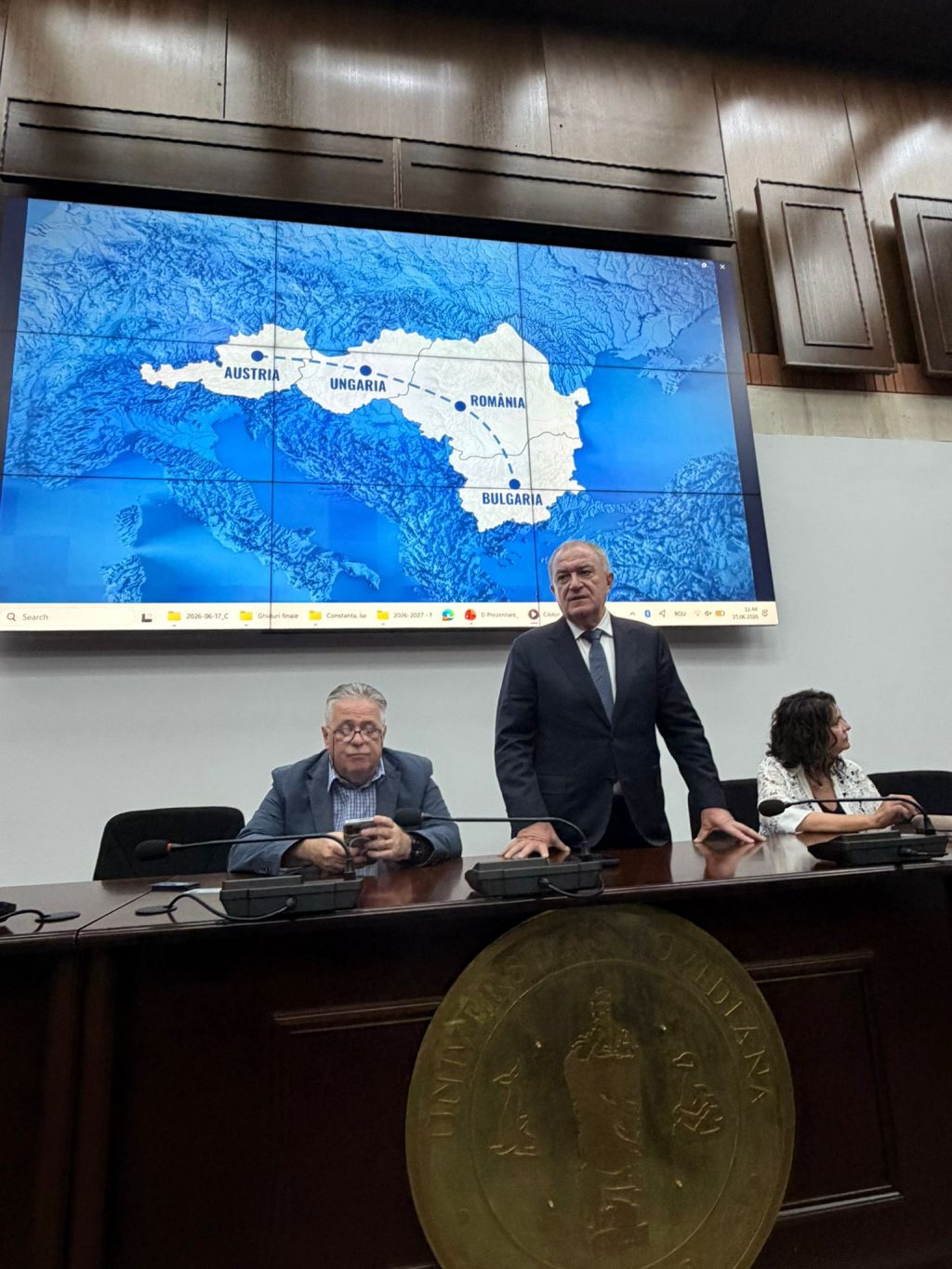 Ion Sterian, Directorul General Transgaz, s-a &icirc;nt&acirc;nit cu studenții și cadrele unversitare de la Universitatea Ovidius din Constanța
 - poza 1