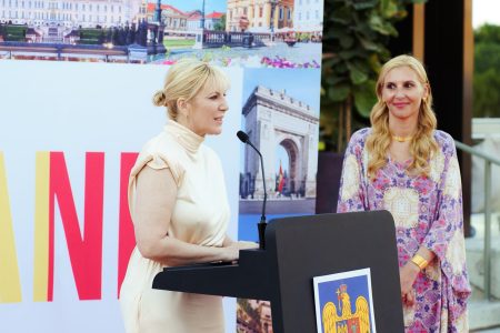 Flori de ie a devenit limbaj diplomatic la Nicosia: peste 300 de lideri au celebrat prietenia, patrimoniul și cooperarea dintre Rom&acirc;nia și Cipru
 - poza 1