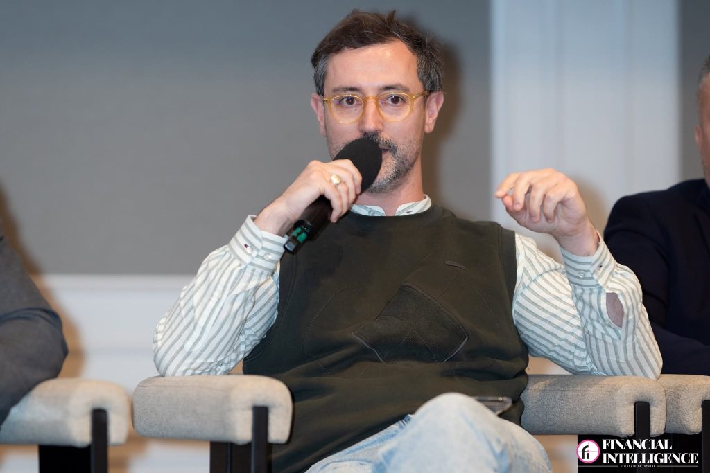 Dragoș C.-L. PREDA: Rom&acirc;nia poate deveni un hub regional pentru data center-e și infrastructură AI, dar are nevoie de energie predictibilă și contractabilă, conectivitate redundantă, competențe cu experiență cuantificabilă care creează consorții tehnice credibile și o strategie națională coerentă și asumată
 - poza 1