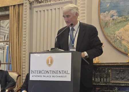 Generalul american în retragere Mark Kimmit, la Forumul MEPEI: Proliferarea armelor nucleare în Orientul Mijlociu reprezintă una dintre cele mai mari amenințări la adresa securității internaționale - poza 1