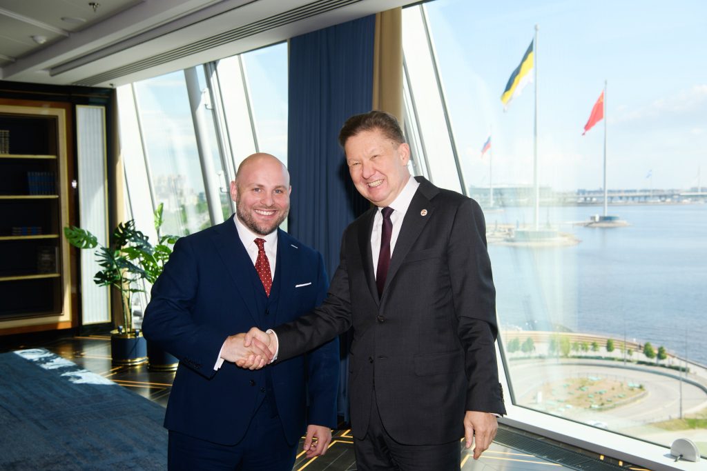 Un oficial al partidului german de extremă dreapta AfD s-a &icirc;nt&acirc;lnit cu consilierul lui Putin și șeful Gazprom &icirc;n vederea redeschiderii Nord Stream
 - poza 1