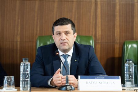 Radu Miruţă dezminte că 6 nave petroliere aflate pe listele de sancţiuni ale UE/SUA ar fi operat în portul Constanţa - poza 1