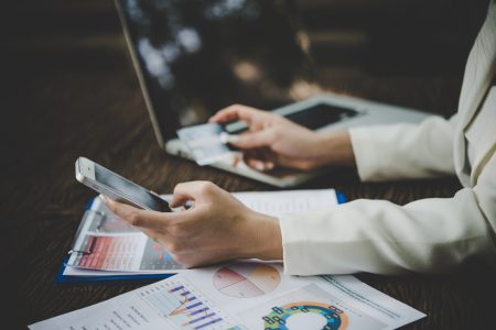 Instrumentele de control al cheltuielilor, de la funcție de nișă la standard: cum folosesc utilizatorii blocarea plăților și limitele din aplicație
 - poza 1