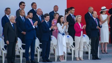 Nicuşor Dan, de Ziua Franţei: Reconfirmăm Parteneriatul Strategic şi prietenia privilegiată franco-română - poza 1