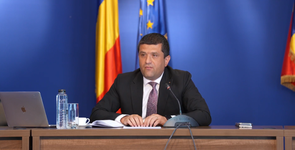 Ministrul interimar al Transporturilor: Peste 1.700 de sesizări online privind aerul condiţionat, infrastructura veche şi curăţenia din trenuri
 - poza 1
