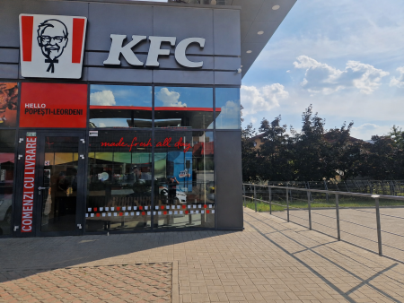 Sphera Franchise Group a investit aproximativ 420.000 de euro în primul KFC din România dedicat exclusiv comenzilor pentru livrare și ridicare din locație - poza 1