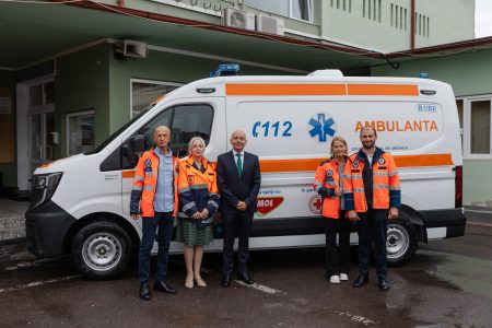 MOL Rom&acirc;nia a donat Serviciului Județean de Ambulanță Brașov o ambulanță complet echipată, cu incubator neonatal
 - poza 1