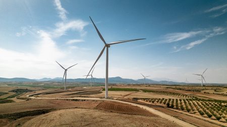 BCR și Erste Group acordă o finanțare de 151 de milioane de euro pentru un nou proiect de energie eoliană de 392 MW în Constanța - poza 1