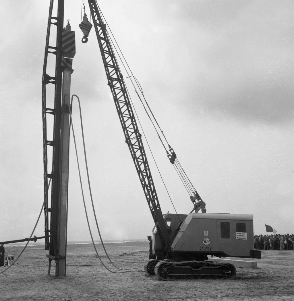 Graure, Rompetrol Rafinare: La 50 de ani de la turnarea primului pilon, Petromidia operează un flux tehnologic complet integrat
 - poza 1