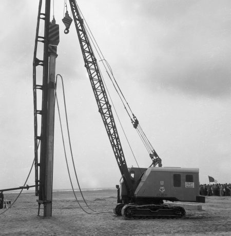 Graure, Rompetrol Rafinare: La 50 de ani de la turnarea primului pilon, Petromidia operează un flux tehnologic complet integrat - poza 1