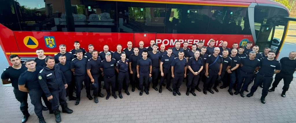 Un nou contingent de pompieri rom&acirc;ni pleacă &icirc;n Franța pentru continuarea misiunii de combatere a incendiilor de pădure
 - poza 1