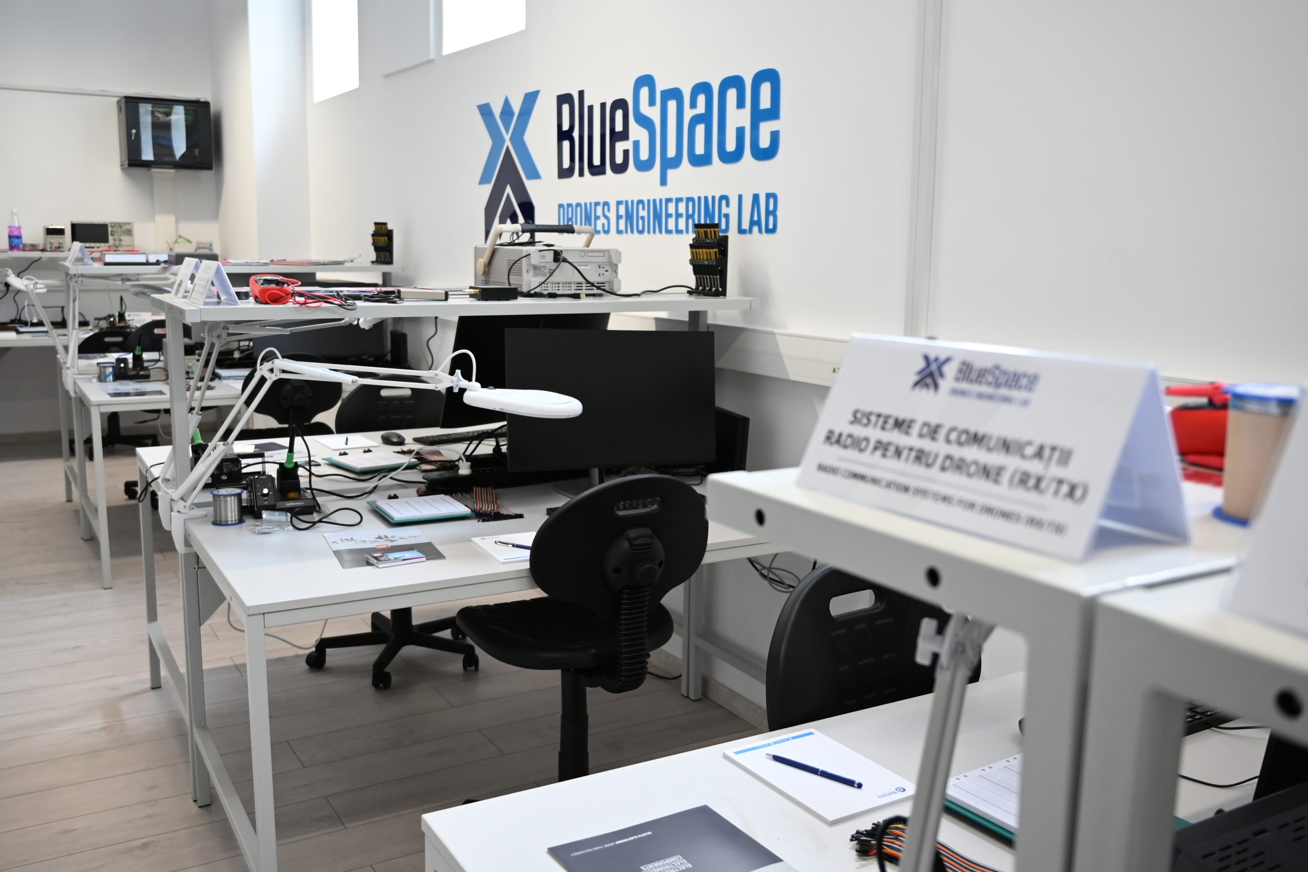 BlueSpace Technology și ETTI inaugurează BlueSpace Drones Engineering Lab, un laborator dedicat cercetării aplicate și inovării
 - poza 2