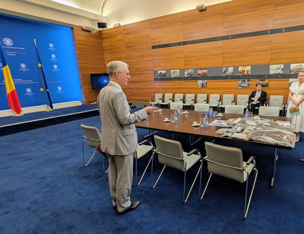 MAE &icirc;l convoacă pe ambasadorul Rusiei după incidentele cu drone &ndash; un diplomat rus, declarat persona non grata; MAE l-a chemat la Bucureşti pentru consultări pe ambasadorul Rom&acirc;niei &icirc;n Federaţia Rusă.
 - poza 1