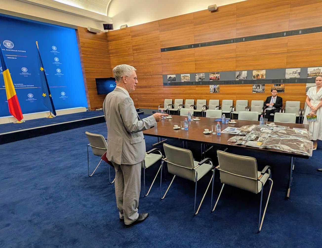 MAE îl convoacă pe ambasadorul Rusiei după incidentele cu drone – un diplomat rus, declarat persona non grata; MAE l-a chemat la București pentru consultări pe ambasadorul României în Federația Rusă.