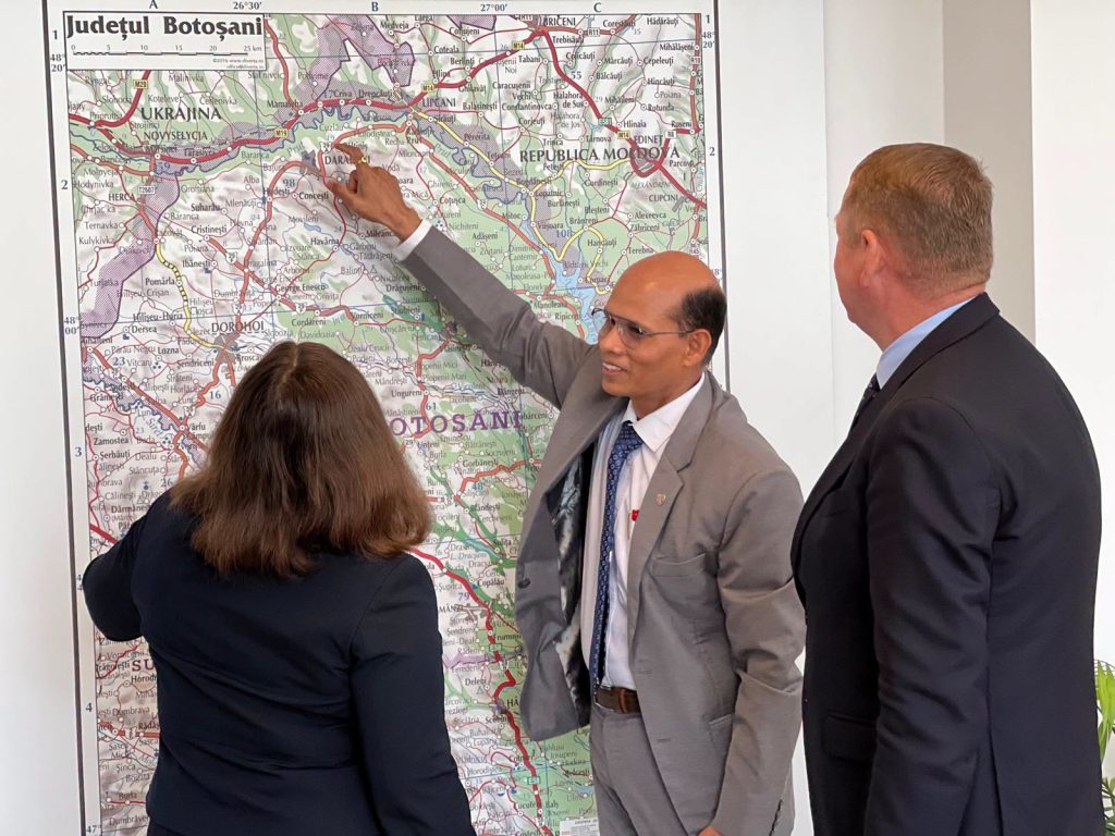 Ambasadorul Indiei &icirc;n Rom&acirc;nia s-a &icirc;nt&acirc;lnit cu reprezentanții autorităților județene din Botoșani
 - poza 1