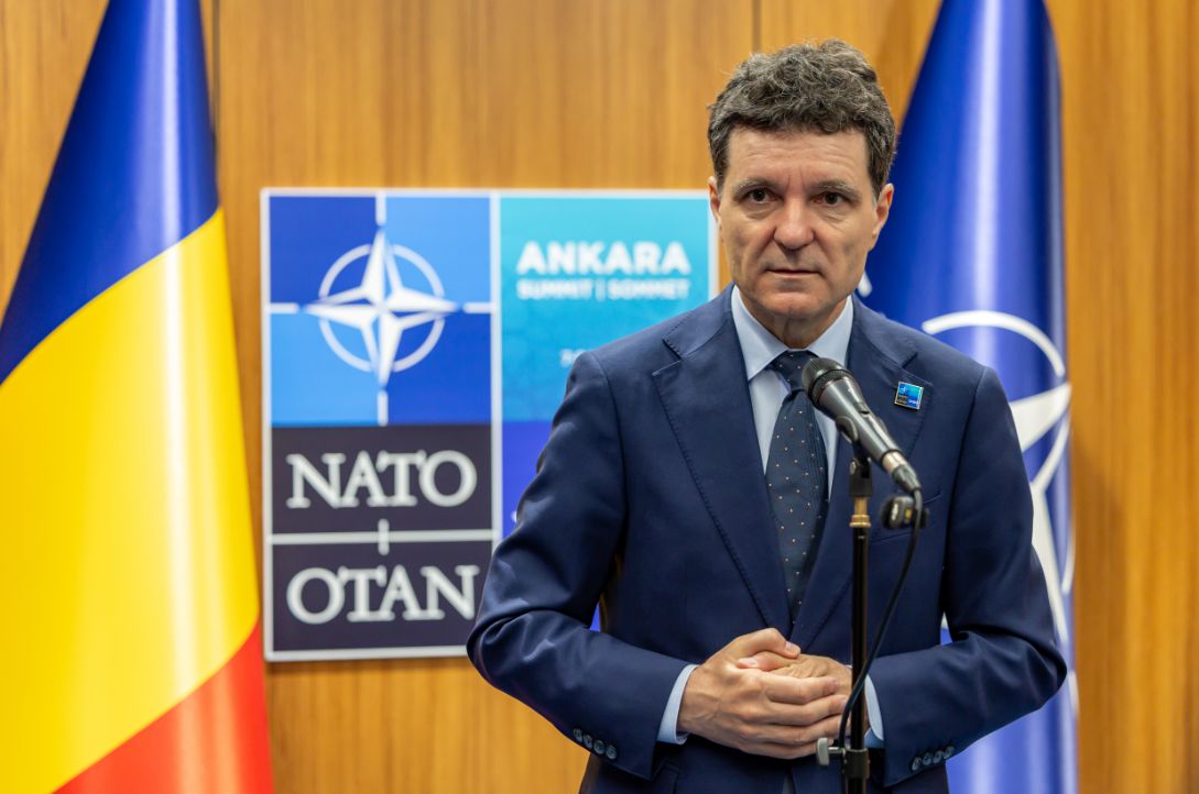 Incendiu petrolier/ Nicușor Dan: Instituțiile statului sunt în alertă și vor clarifica circumstanțele acestui grav incident