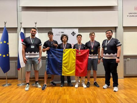 Trei medalii de aur și una de argint pentru România, la Olimpiada de Informatică a Europei Centrale - poza 1
