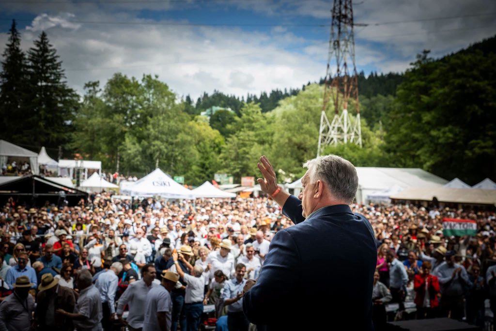 Viktor Orb&aacute;n, la Tuşnad: &bdquo;Tinerii maghiari au o misiune istorică&rdquo;; fostul premier spune că UE, &icirc;n forma actuală, nu are viitor
 - poza 1