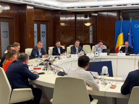 Guvern: Companiile petroliere dau asigurări că nu anticipează dificultăți majore în aprovizionarea cu carburanți - poza 1