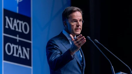 Șeful NATO afirmă că Trump a echilibrat cheltuielile de apărare între Europa și SUA - poza 1