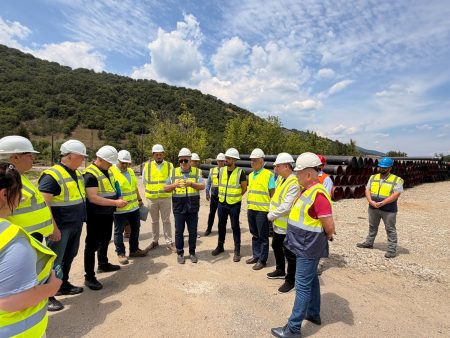 Ion Sterian, directorul general Transgaz, a verificat lucrările la conducta Prunișor–Orșova–Băile Herculane–Jupa; investiția de 682 milioane lei va aduce gaze naturale în zeci de localități - poza 1