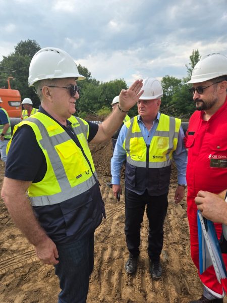 Ion Sterian, directorul general Transgaz, a inspectat lucrările la conducta Tetila–Horezu–Râmnicu Vâlcea, investiție de 303 milioane de lei - poza 1