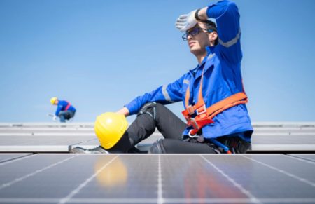 Fundația Tinmar și RenewAcad accelerează formarea specialiștilor pentru energia verde. Programul de reconversie profesională se extinde &icirc;n Oltenia
 - poza 1