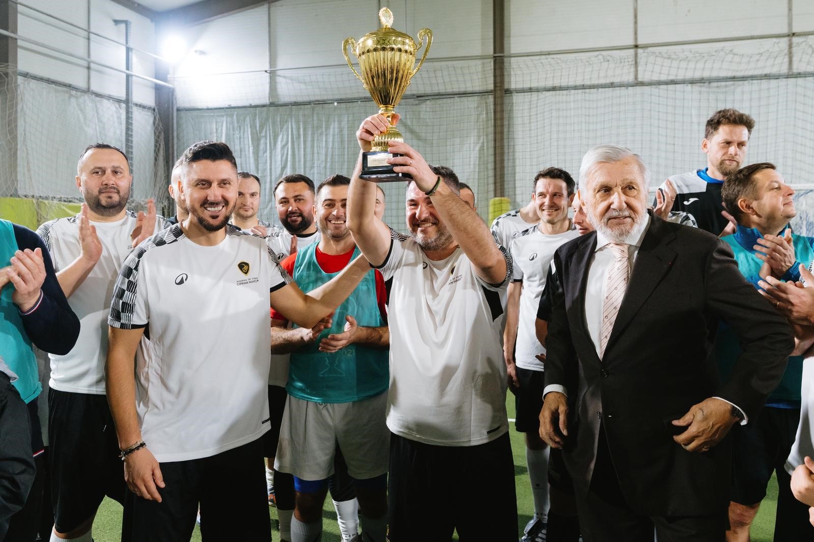 Fundația Tinmar și Fundația Ciprian Marica lansează proiectul „Campionii Viitorului”, un program dedicat copiilor care își construiesc viitorul prin sport
- poza 7