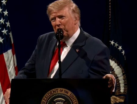SUA250 / Trump condamnă comunismul, într-un discurs întârziat de furtună - poza 1