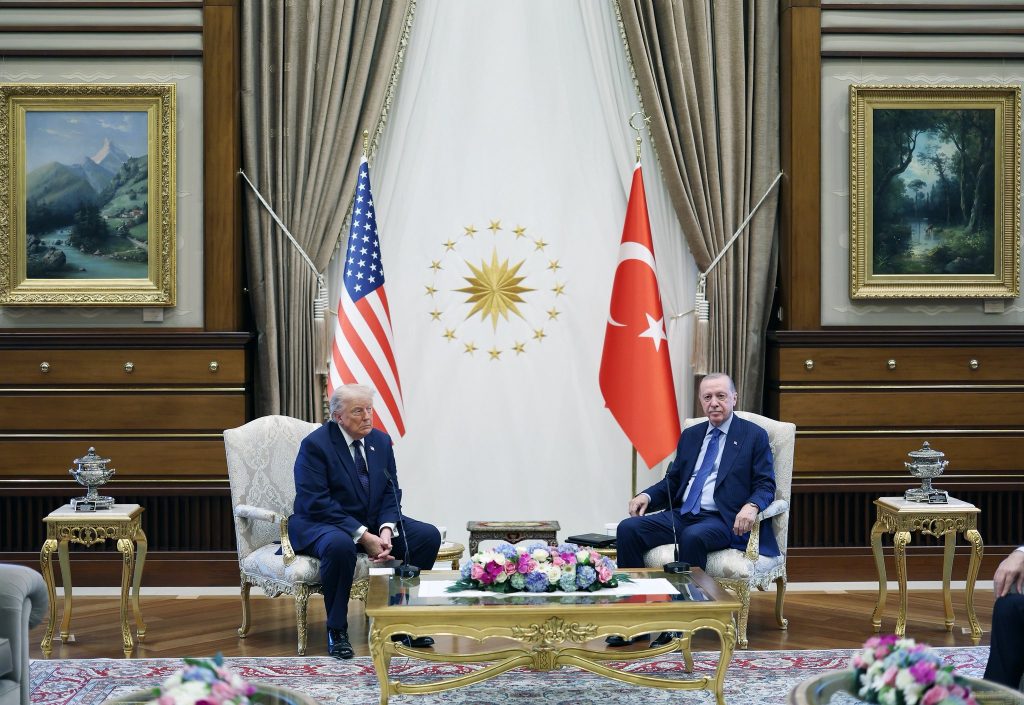 Trump spune &bdquo;vom vedea&rdquo; &icirc;n legătură cu o eventuală reducere a efectivelor militare americane din Europa
 - poza 1