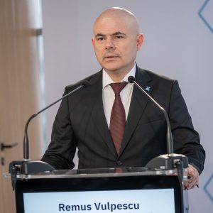Remus Vulpescu, CEO BVB: Îmi doresc să vedem câte un român din fiecare familie investind la bursă; Priviți bursa ca pe un maraton, nu ca pe un sprint - poza 1