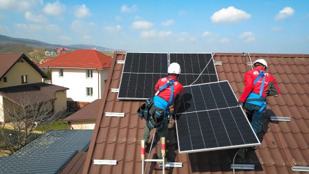 Piața fotovoltaicelor intră într-o nouă etapă: 9 din 10 sisteme instalate de E.ON includ baterii de stocare    - poza 1